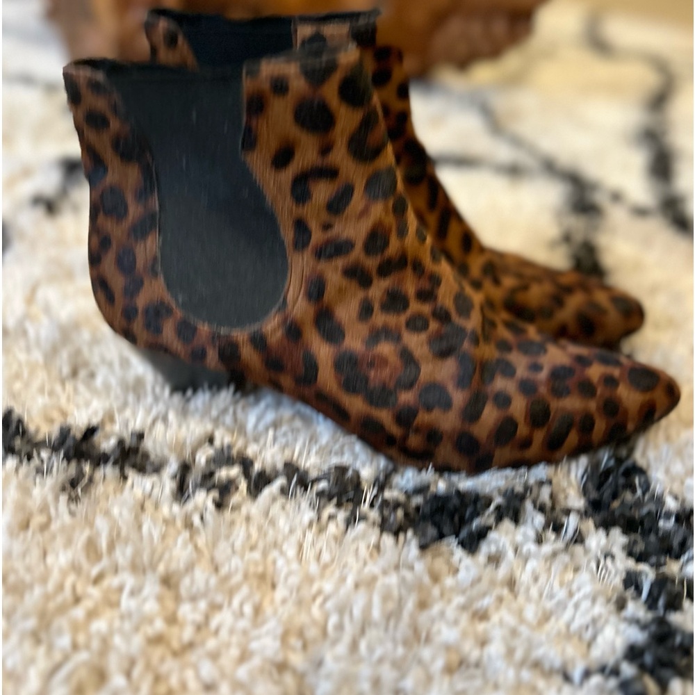 Joie Barleena Leopard Print Chelsea Calf Hair Leather Ankle Boots Booties - Picture 2 of 10